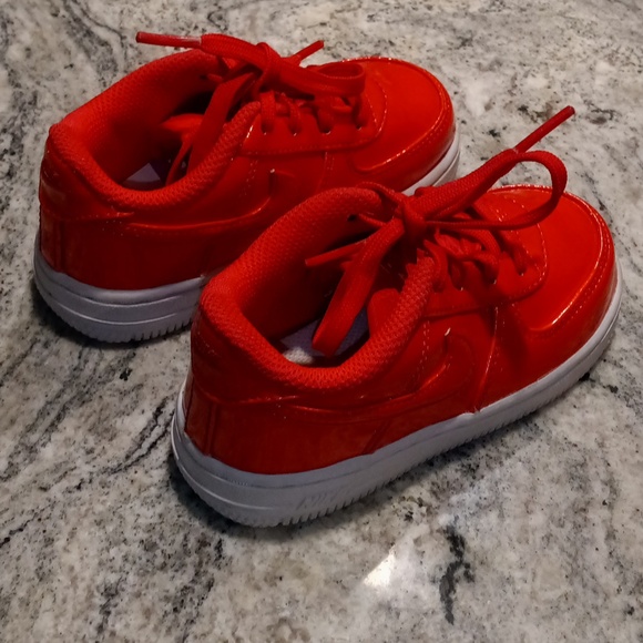 Kids size 8c siren red Air Force one - Picture 4 of 5